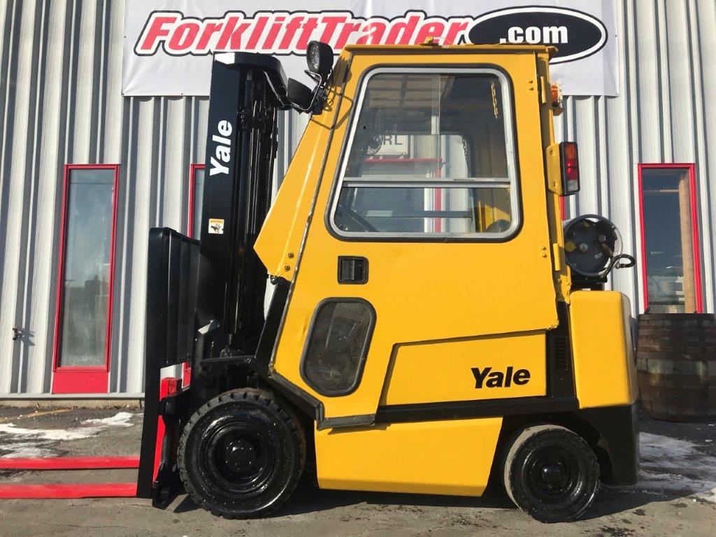 Solid pneumatic tires yellow yale forklift for sale